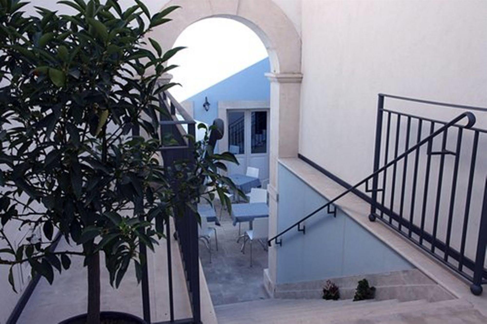 Boutique Molo S Lucia Syracuse